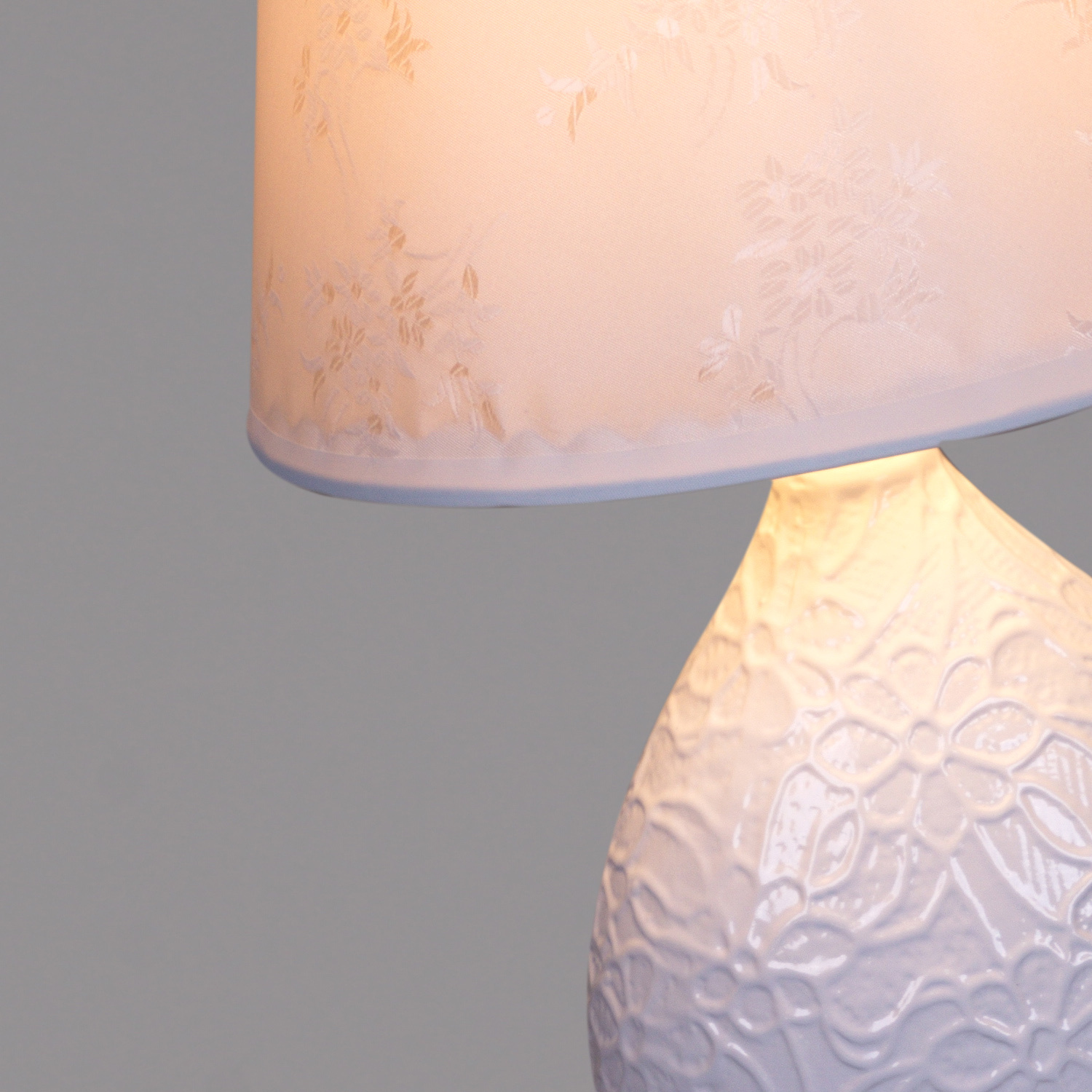 12357-0.7-01  светильник настольный