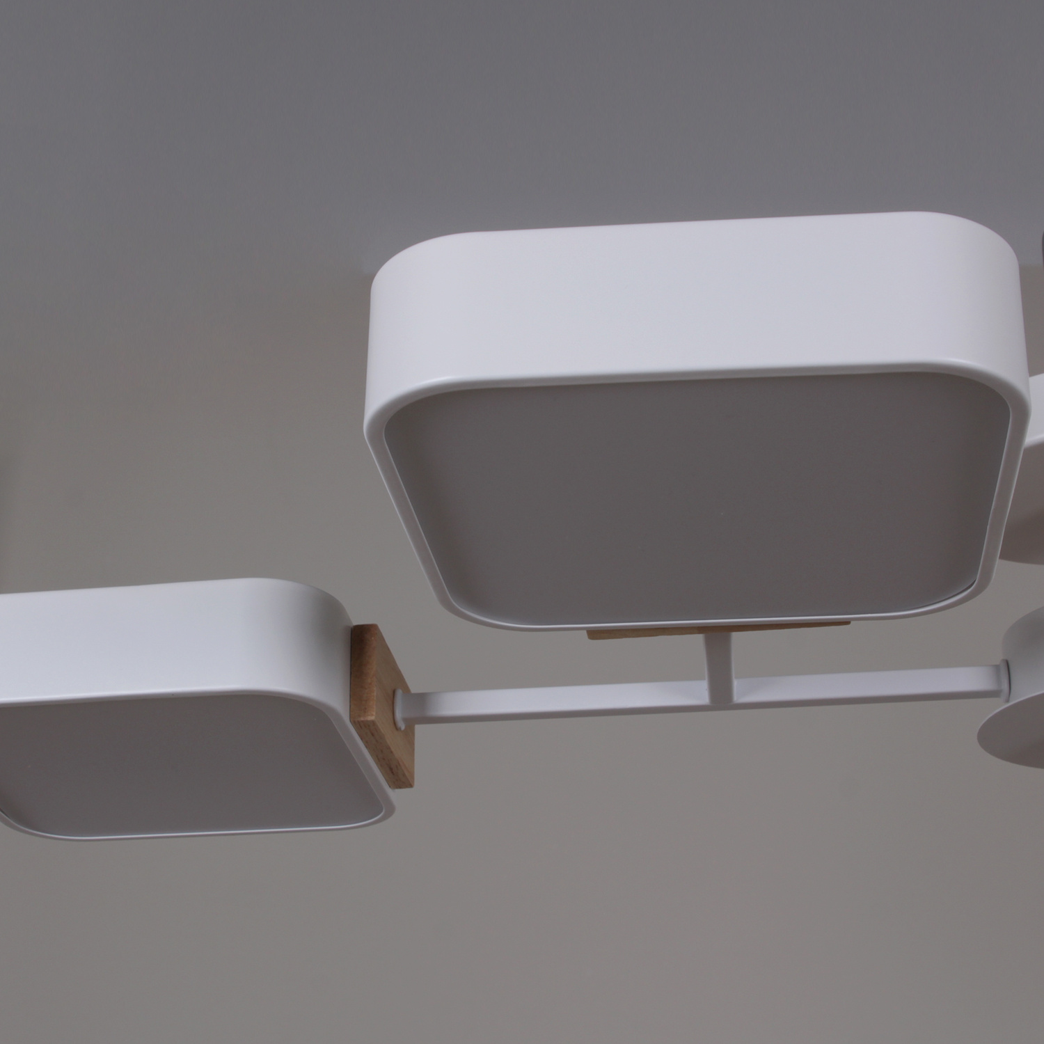 03363-0.3-08 WH+WOOD светильник потолочный