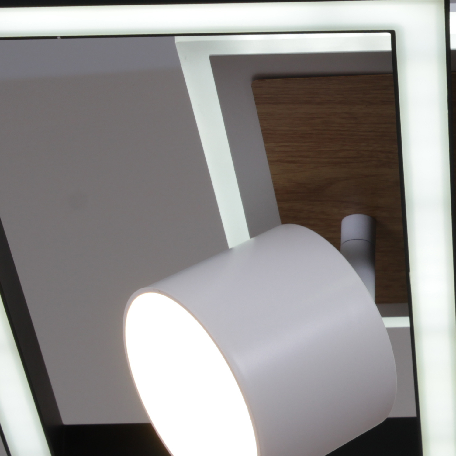 75406-0.3-2+2+1 светильник потолочный