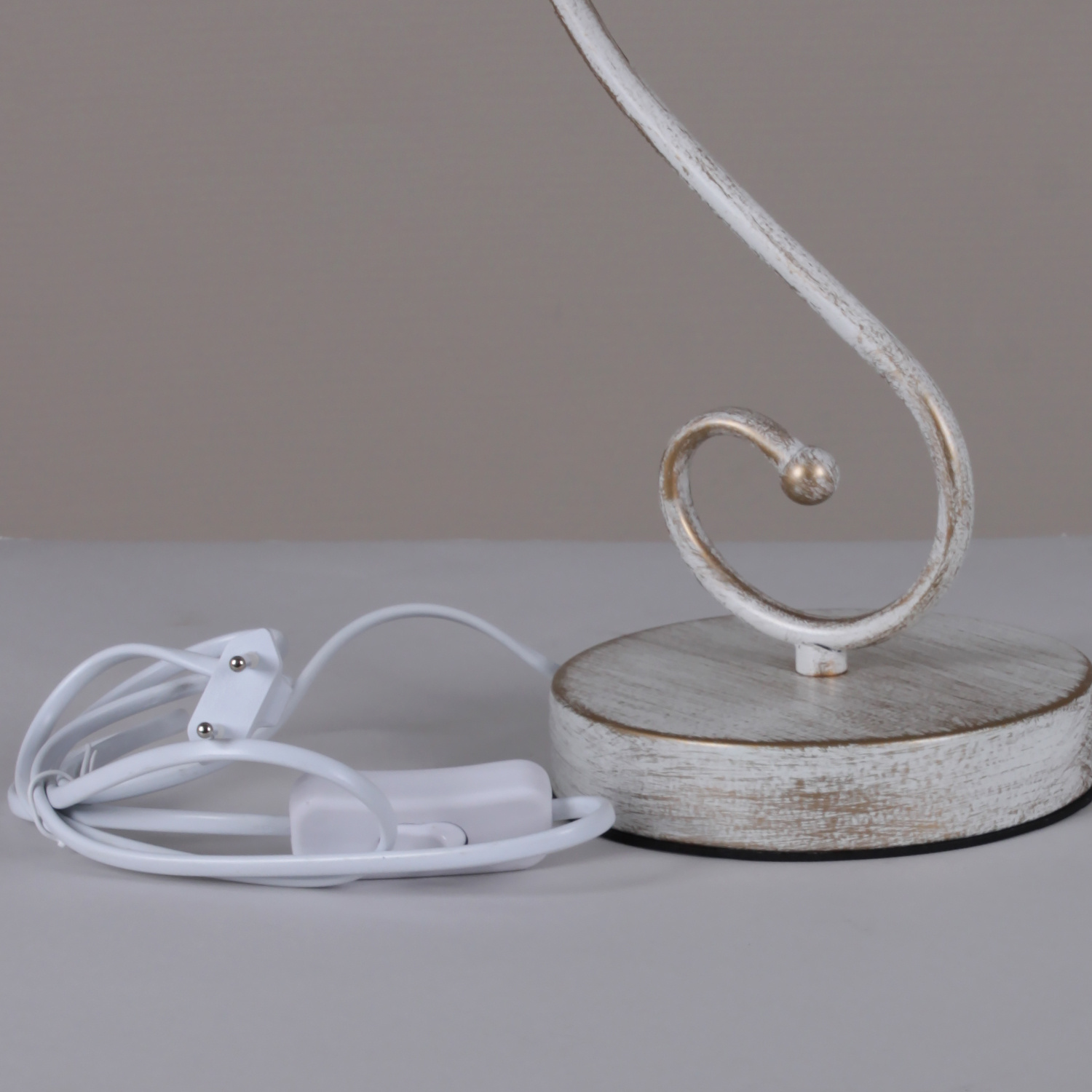 16247-0.7-01 светильник настольный